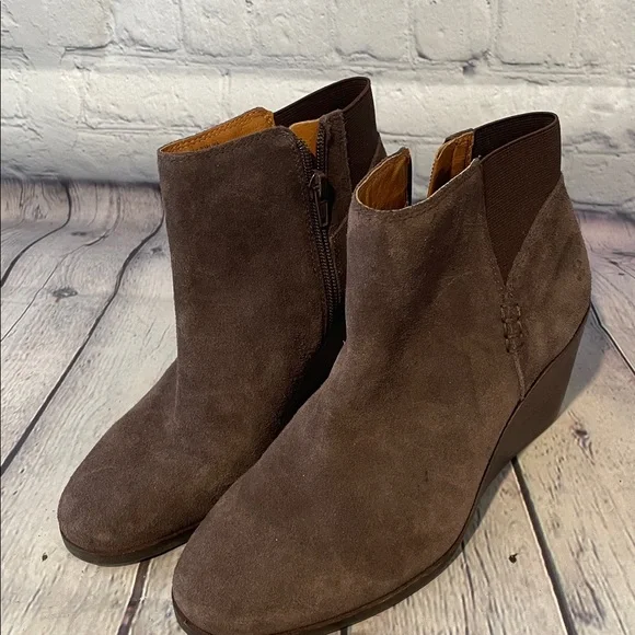 Lucky Brand Zorlina Brown Suede Ankle Booties Sz 6.5 - Picture 11 of 12